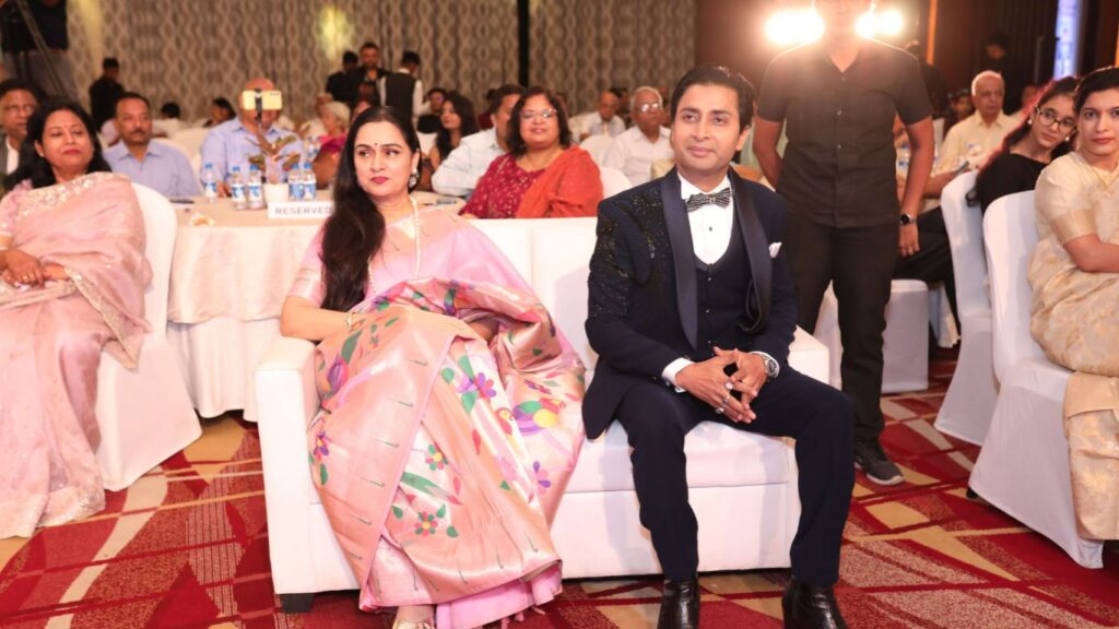 A Legal Luminary Honoured: Book Unveiling Celebrates Aashuutosh Srivastava’s Inspiring Journey 2 Aashuutosh Srivastava – The Legal Trailblazer” chronicles the inspiring journey of a man who turned legal battles into milestones of justice.