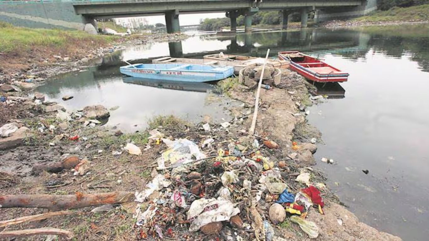 Mula River Choked by Debris as PCMC Defies State Orders