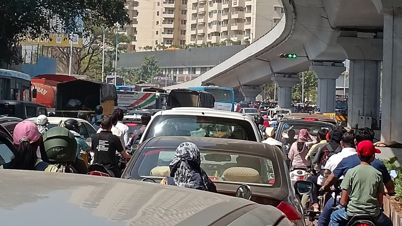 Sinhagad Road Traffic Snarls Worsen Due to Flyover Work and Encroachments