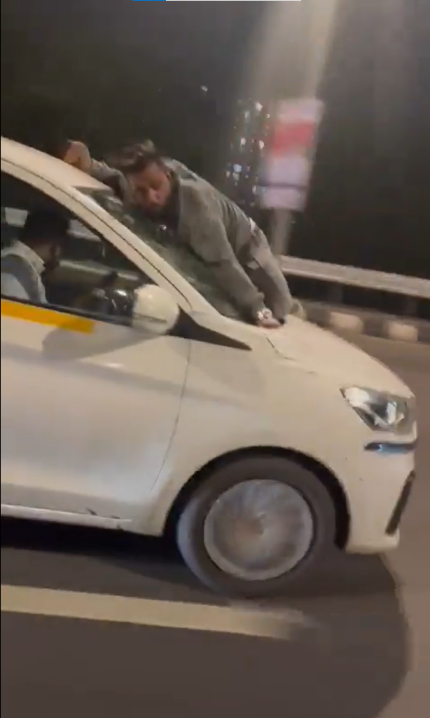 High-Speed Horror: Man Clings to Moving Cab on Mumbai Expressway After Airport Brawl 2 image 8