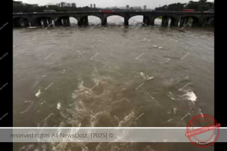 Elderly Woman Swept Away During Pune Rains Found Dead in Mutha River; Tragedy Sparks Safety Concerns 4 Untitled design - 2025-06-13T172230.773