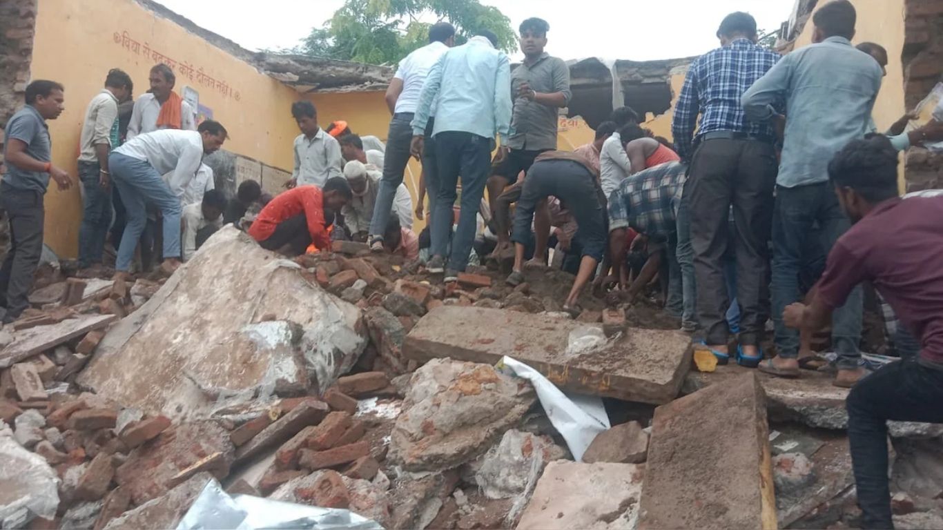 Rajasthan School Building Collapse: 4 Children Dead, Over 40 Feared Trapped in Jhalawar