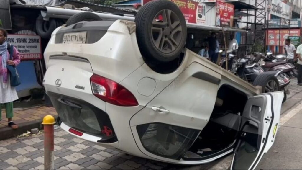 Pune’s Heart-Stopping Crash: Doctor’s Car Overturns Near Ramkrushna Natyagruha, Three Injured 2 Untitled design 80 1