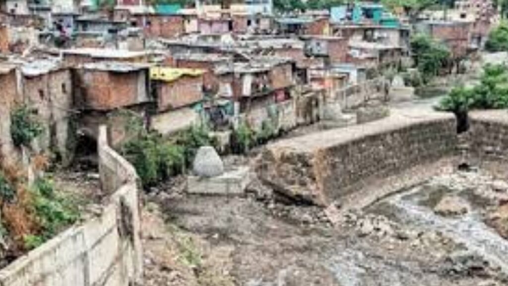 Pune's Ambil Odha and Ekta Nagari Await Flood Protection as PMC Delays Wall Construction 2 Untitled design 94 1