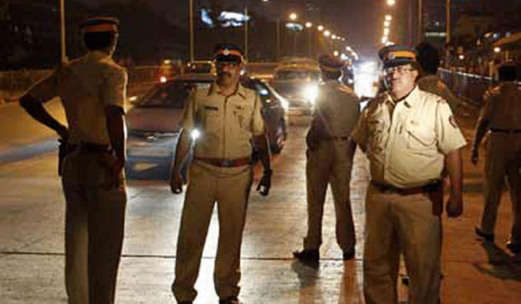 Night Strollers Beware: Solapur Police to Take Strict Action Against Aimless Late-Night Movement 2 image 36