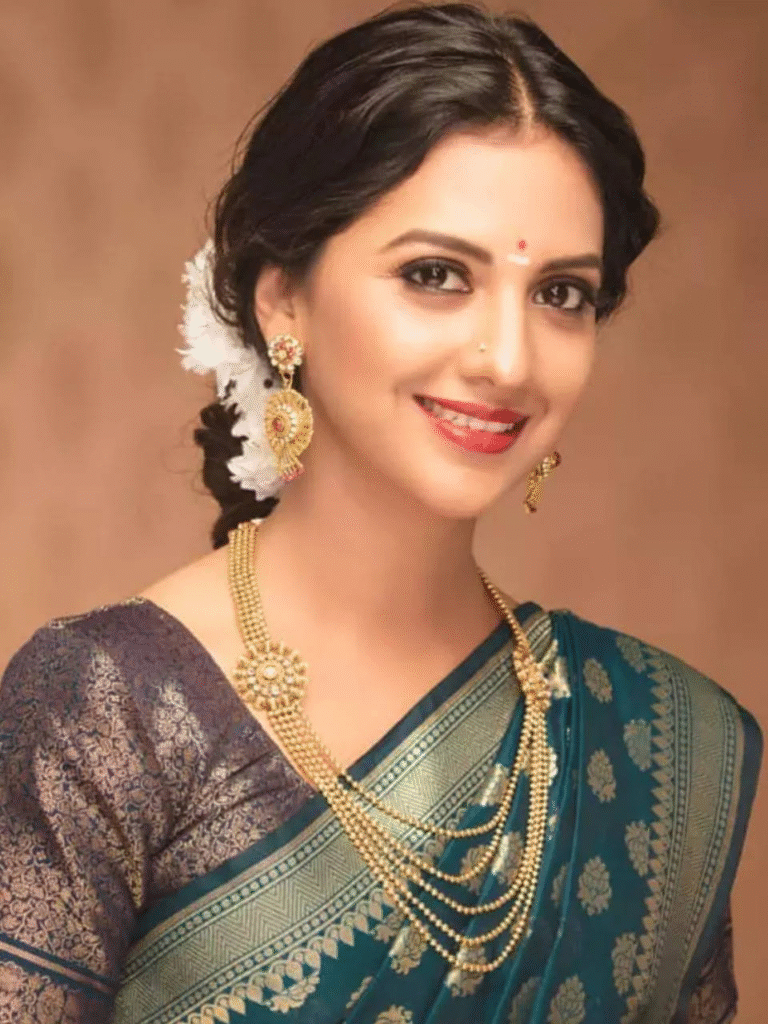 Tejashree Pradhan Switches Channels Again, Star Pravah Head Satish Rajwade Responds with Grace" 2 image 39