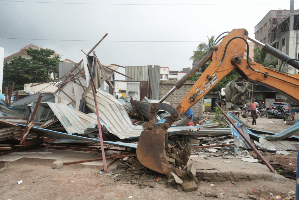 PMRDA Cracks Down on 166 Encroachments in Hinjewadi; Traffic Relief in Sight 3 image 63