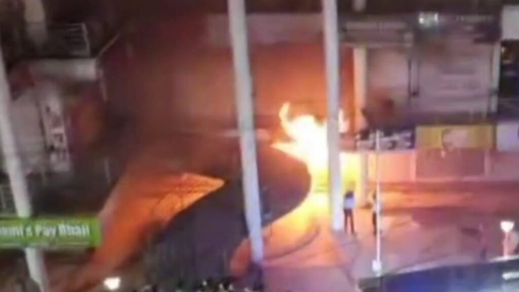 Devastating Fire Erupts Near Elpro Mall, Threatening Pune’s Chinchwad Gaon 2 mrudula 61 1