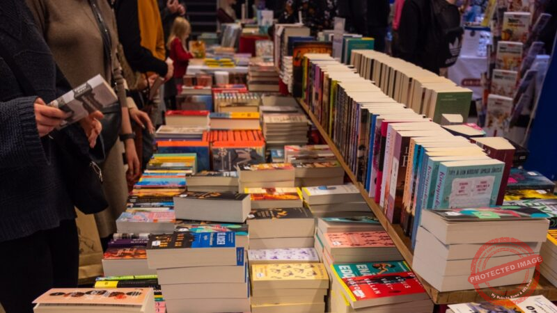 The Pune Book Festival 2025 will take place from December 13 to 21 at Fergusson College Grounds, featuring 800 stalls, literature sessions, children’s events, food stalls, and vibrant cultural performances.