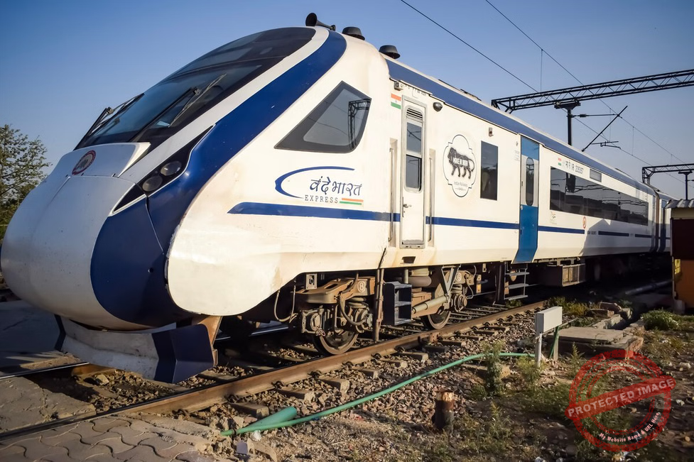 
A proposed Vande Bharat train between Nanded and Pune, expected by December 2025–January 2026, will cover 550 km in about 7 hours and include a stop at Kurduwadi.