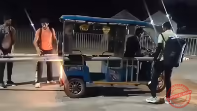 Record-Breaking Indian Pole Vaulters Forced to Carry Equipment on E-Rickshaw