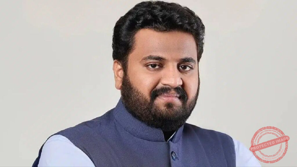 vikram kakade