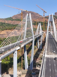 Massive Landslide Triggers Traffic Chaos on Mumbai-Pune Expressway