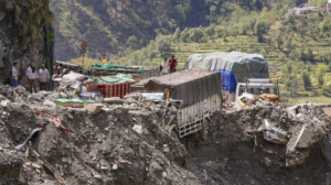 Major Landslide Near Kwar Hydropower Project Buries Vehicles in Jammu and Kashmir's Kishtwar