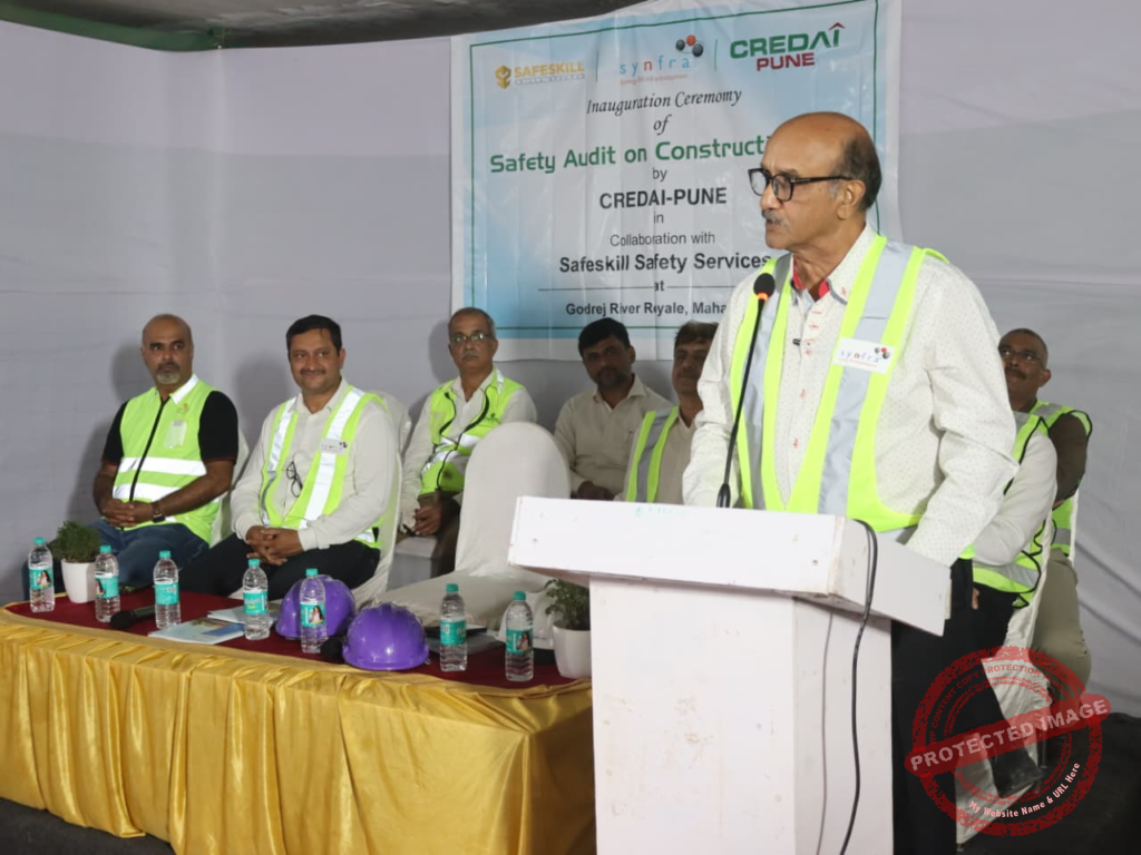 Mr. J.P. Shroff addressing at the CREDAI Pune Site Safety Audit Initiative.