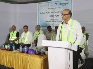 Mr. J.P. Shroff addressing at the CREDAI Pune Site Safety Audit Initiative.